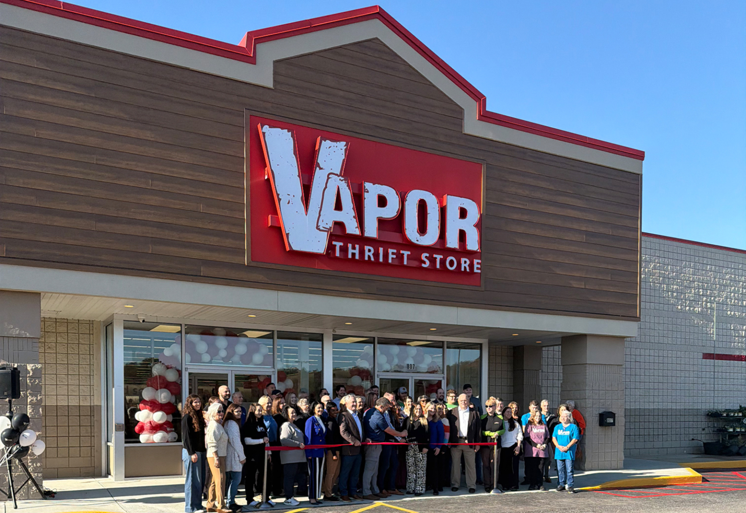 Vapor Thrift Store Celebrates Grand Opening in Pell City - JOHNSONKREIS